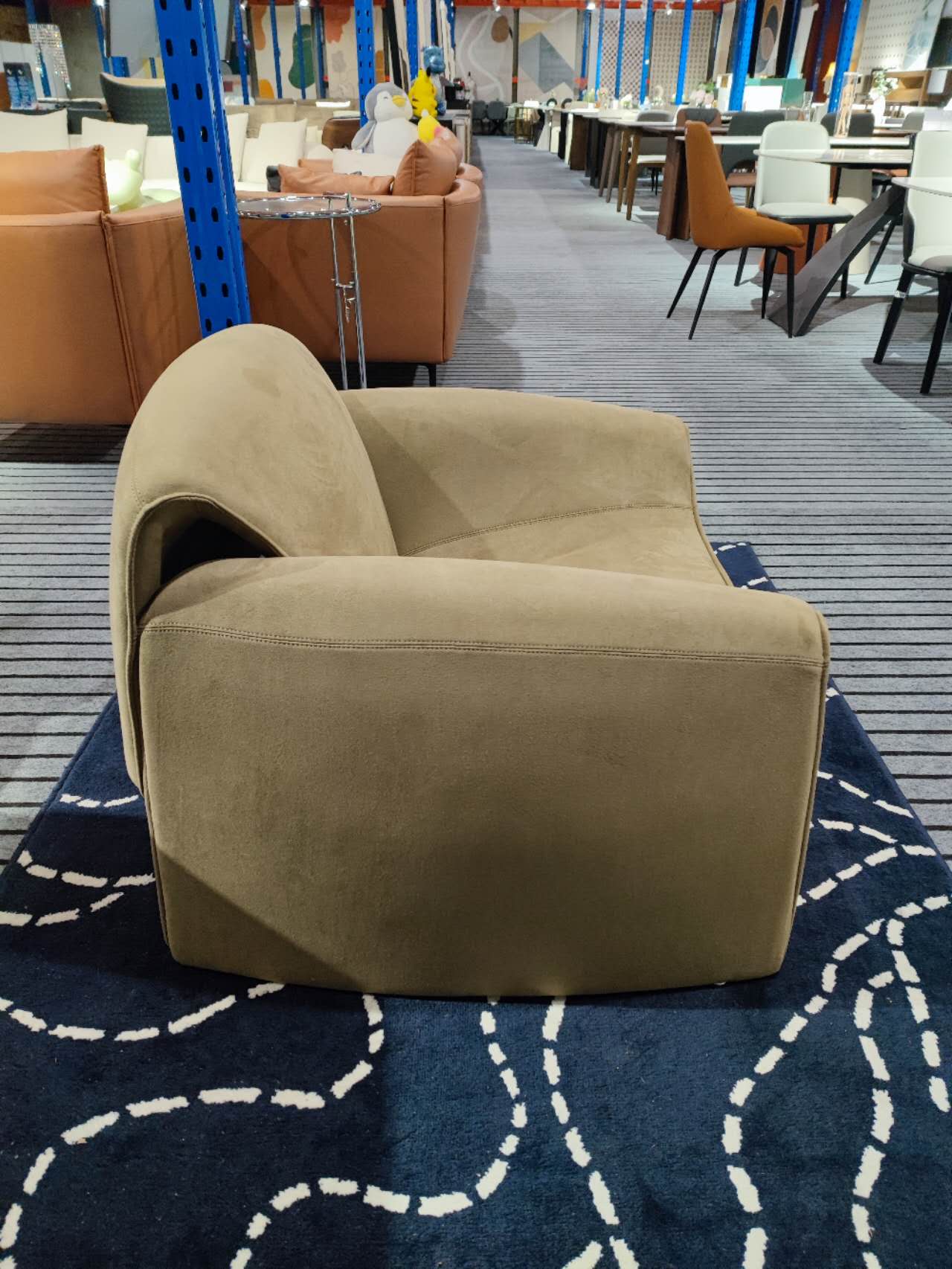 CRAB Designer Collection – Suede Velvet Crab-Shaped Lounge Chair (Single Seat)