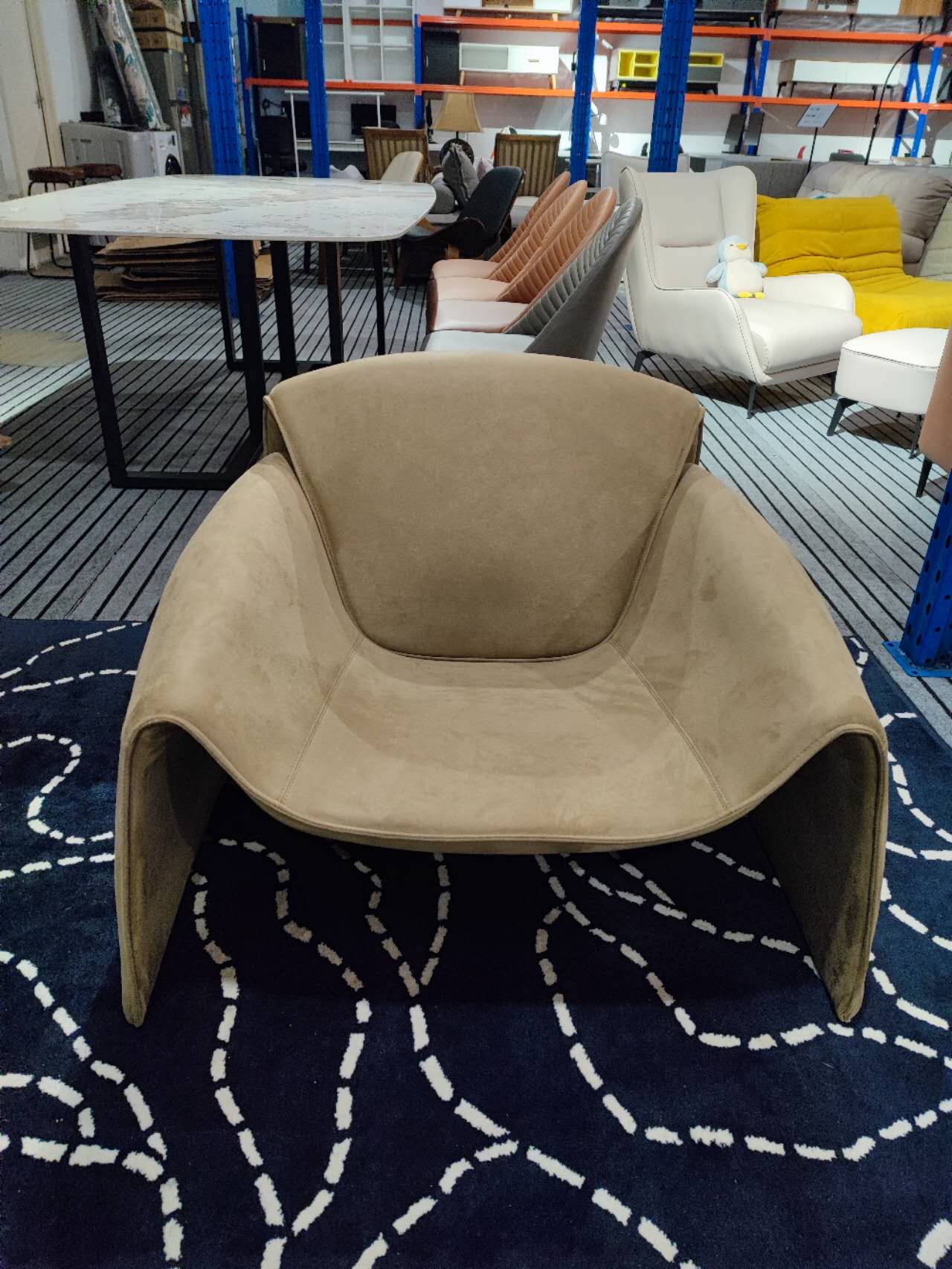 CRAB Designer Collection – Suede Velvet Crab-Shaped Lounge Chair (Single Seat)