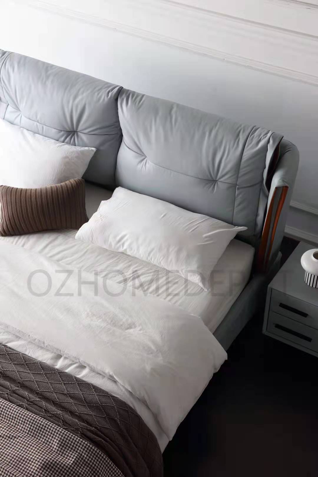 TOBIAS Luxurious Leather Bed Frame/Premium calf leather/Carbon steel legs/King/Queen