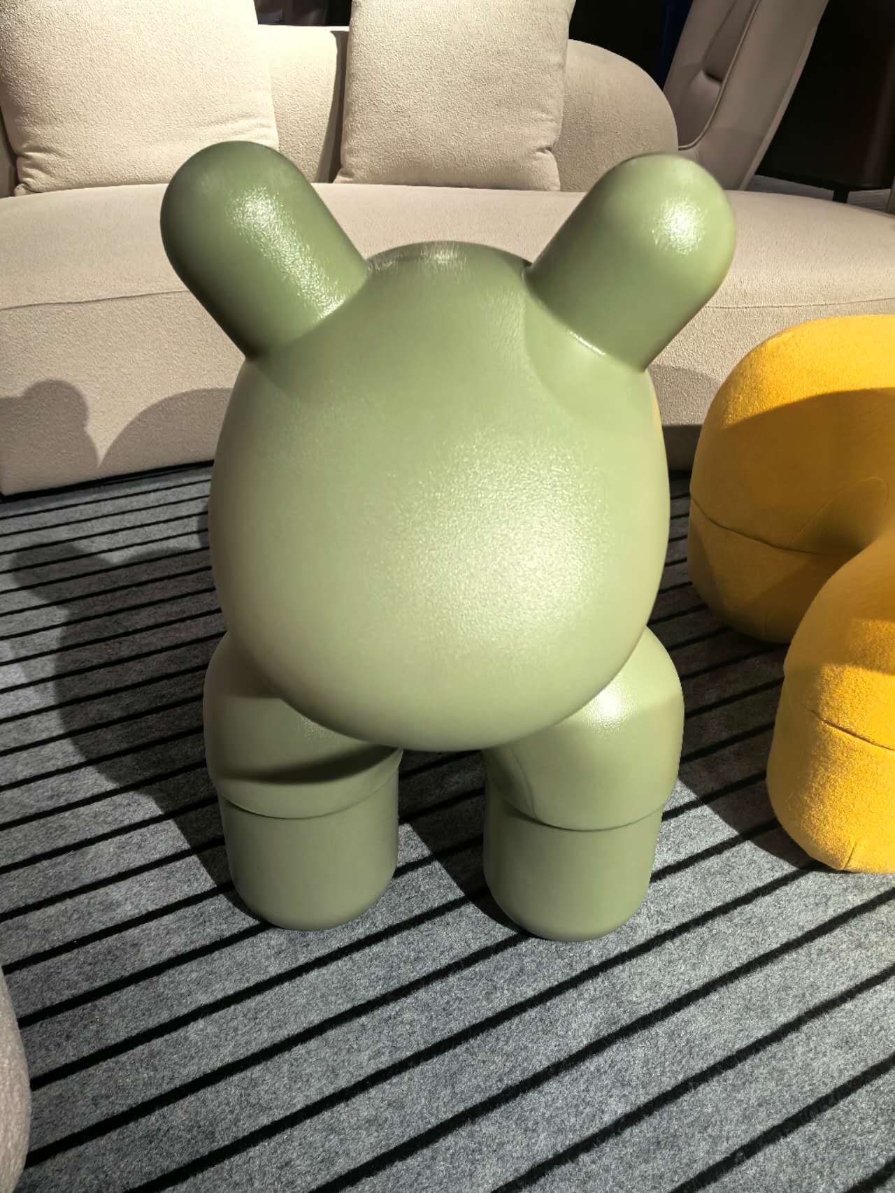 PONY – Trendy Pony-Shaped Stool | Nordic Design | Decorative Accent Piece |PONY-PE