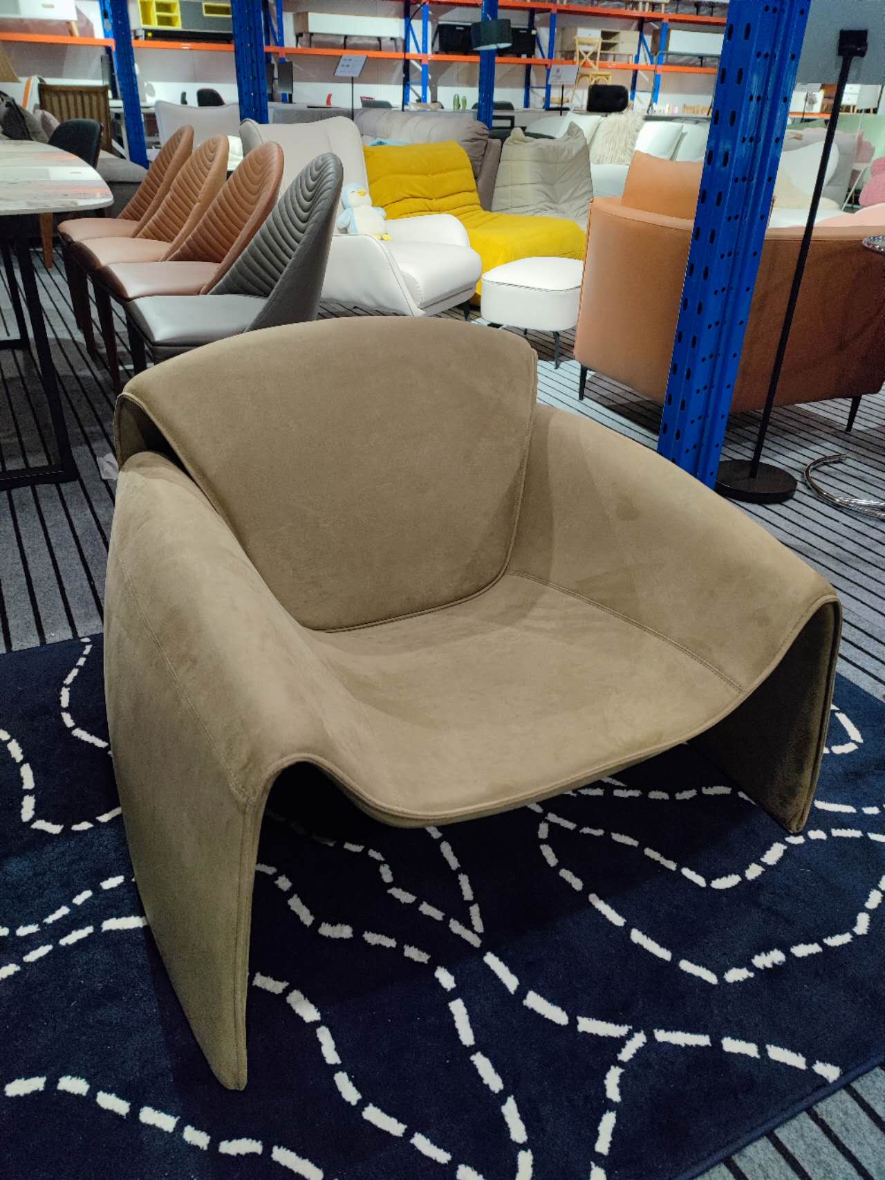 CRAB Designer Collection – Suede Velvet Crab-Shaped Lounge Chair (Single Seat)