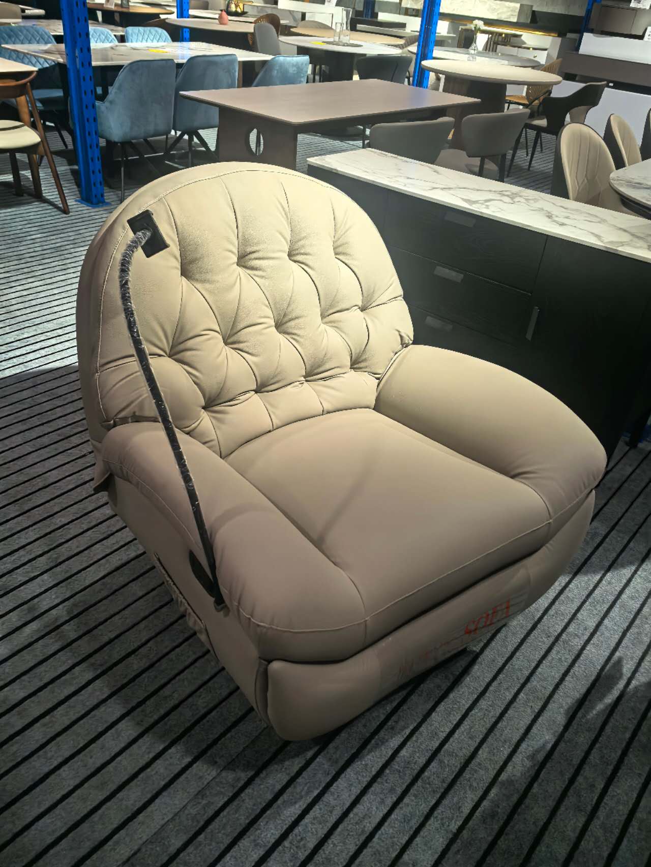 【Pre-Order】 Warm Beige & Grey Cat-Scratch Fabric Manual Recliner Chair with Footrest