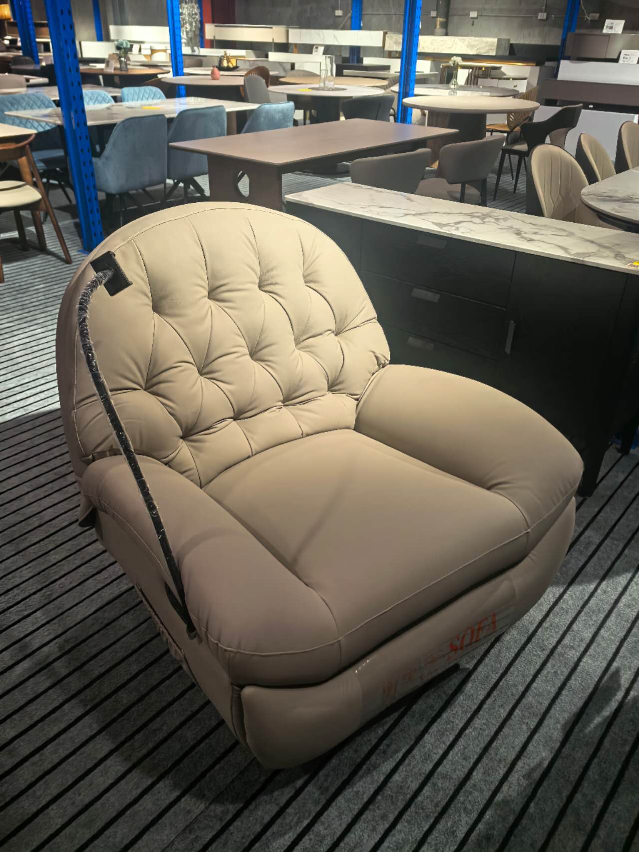 【Pre-Order】 Warm Beige & Grey Cat-Scratch Fabric Manual Recliner Chair with Footrest